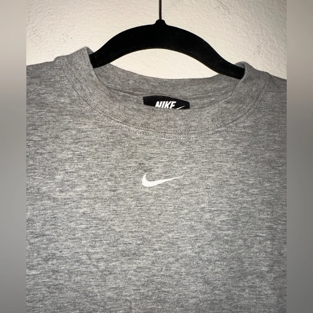 Nike women’s grey center embroidered swoosh short sleeve bodysuit S athleisure